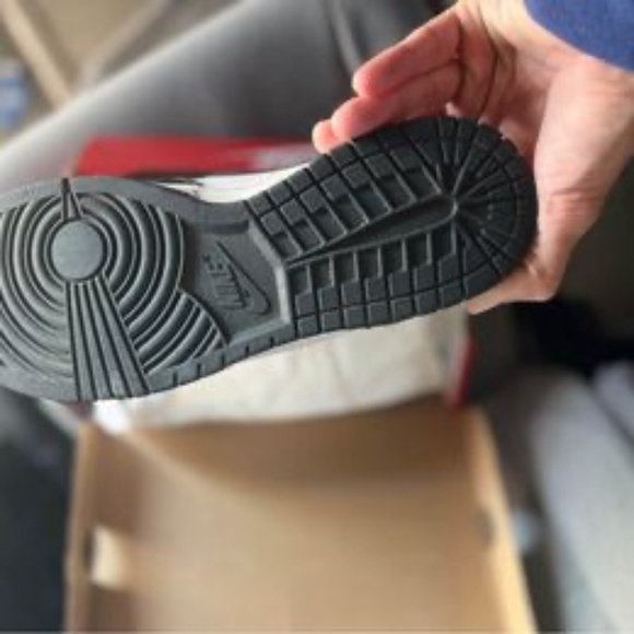 Nike Dunks Hi Top Panda 9.5 - Picture 3 of 6